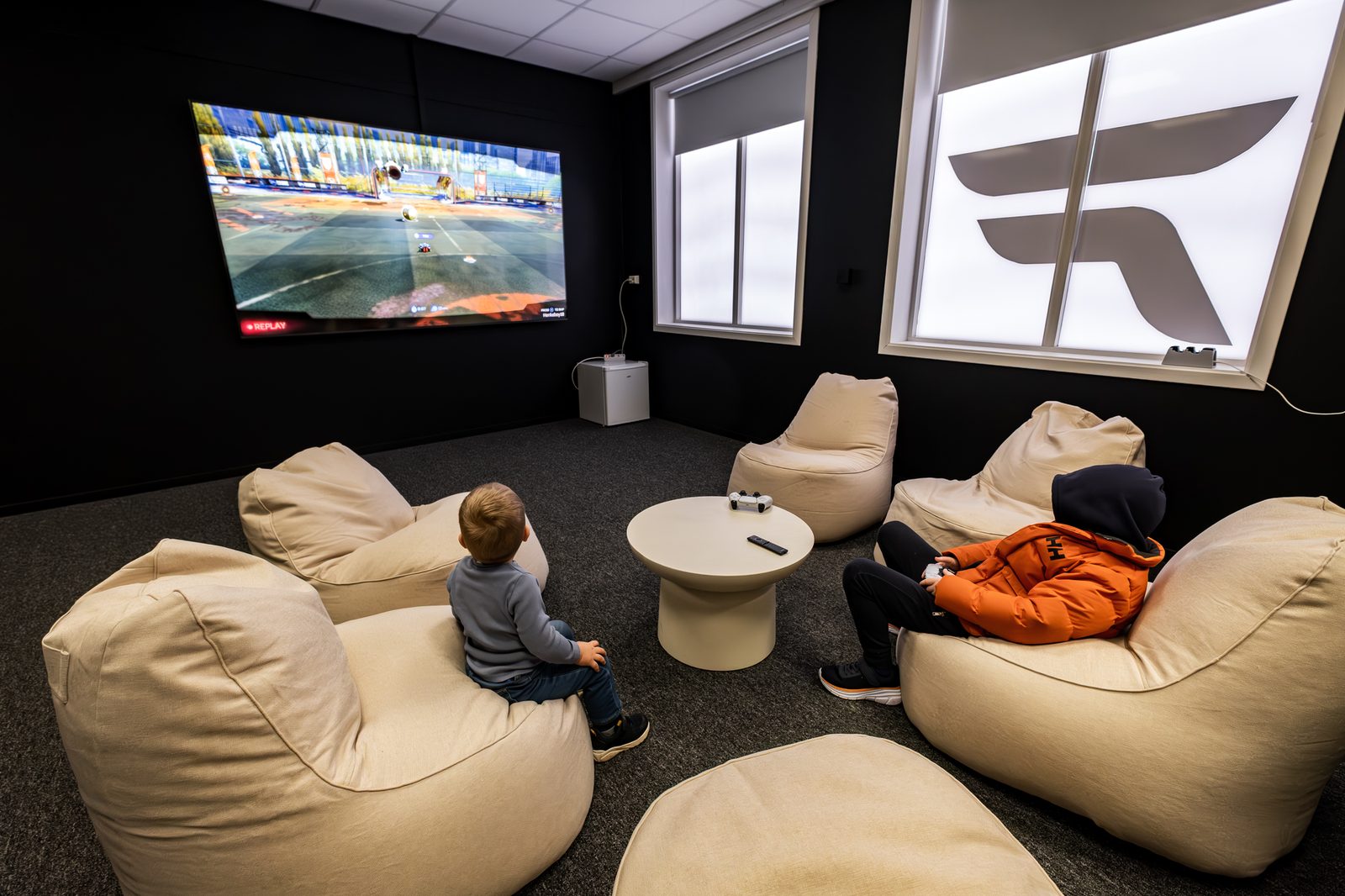 Gaming-lounge med PlayStation Eydehavn