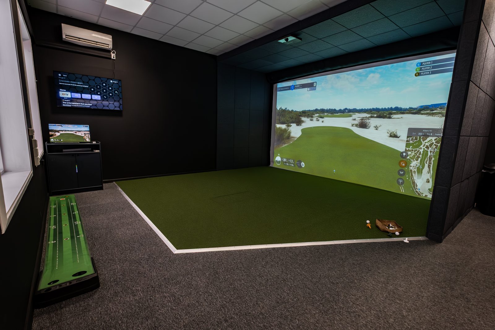 FADE golfsimulator Eydehavn – Trackman iO med puttinggreen